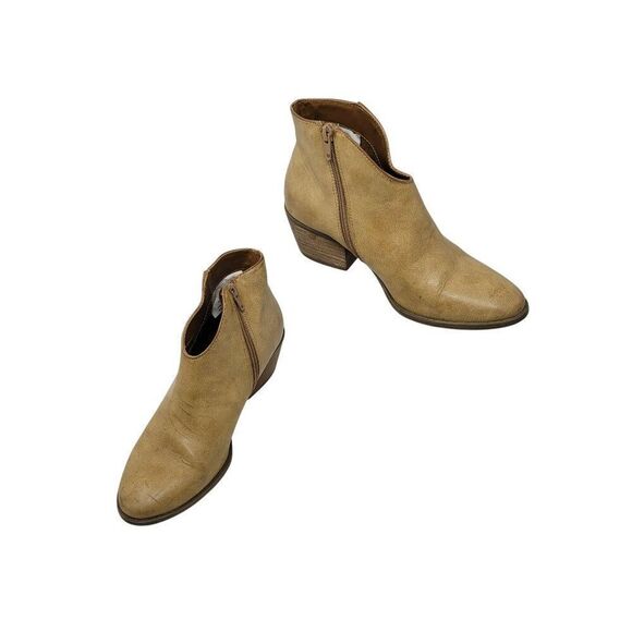 AEO Womens Tan Distressed Vegan Faux Leather Ankle Boots Booties Sz 7 Western - Picture 13 of 13